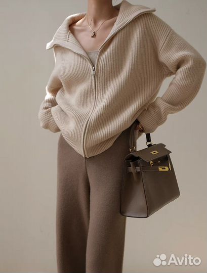 Вязаный комплект женский