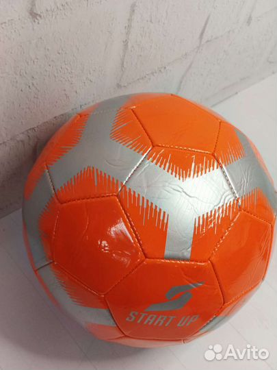 Футбольный мяч