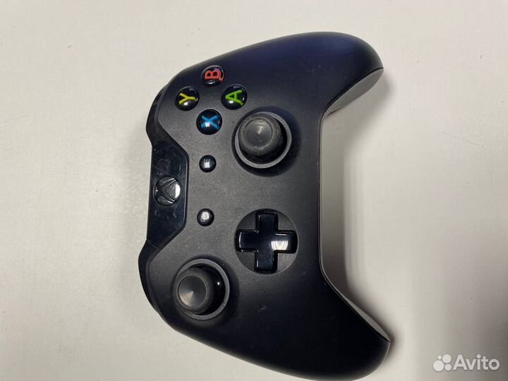 Геймпады Xbox One X черные