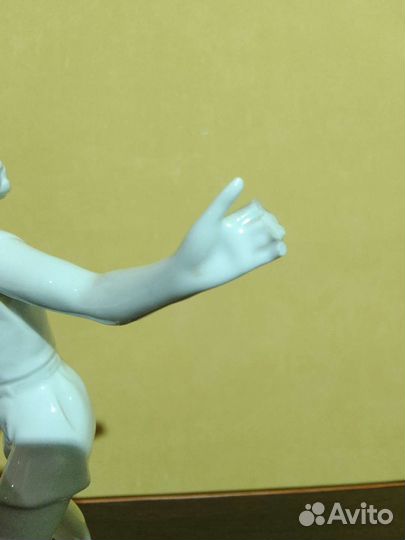 Статуэтка теннисистка Шаубах Кунст SchauBach Kunst