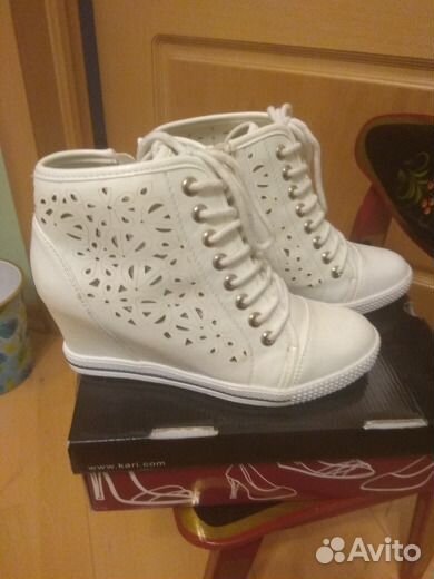 Женские ботинки белые,новые