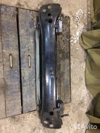 Усилитель переднего бампера VW Т5 Транспортер