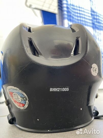 Хоккейный шлем