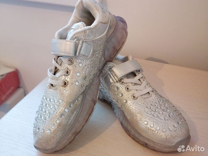 Кроссовки д/дев