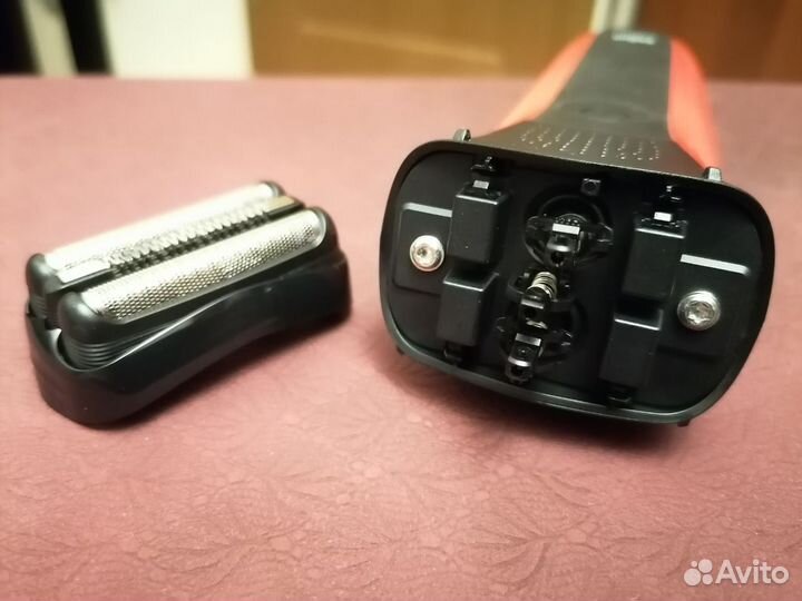 Бритва электрическая Braun S3. Тип 5408. Красная