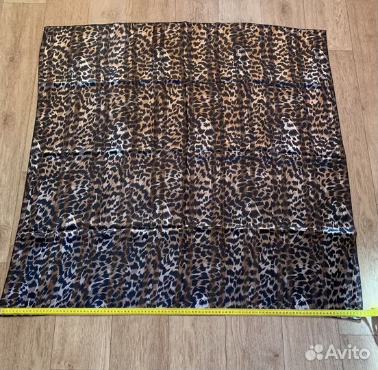 Платок из искусственного шелка