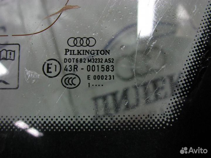 Стекло кузовное глухое правое Audi A4 (B8) 2007-2