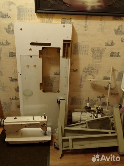 Швейная машинка б/у электрическая
