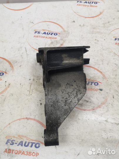 Кронштейн двигателя Chevrolet Cruz седан 1.6 F16D4