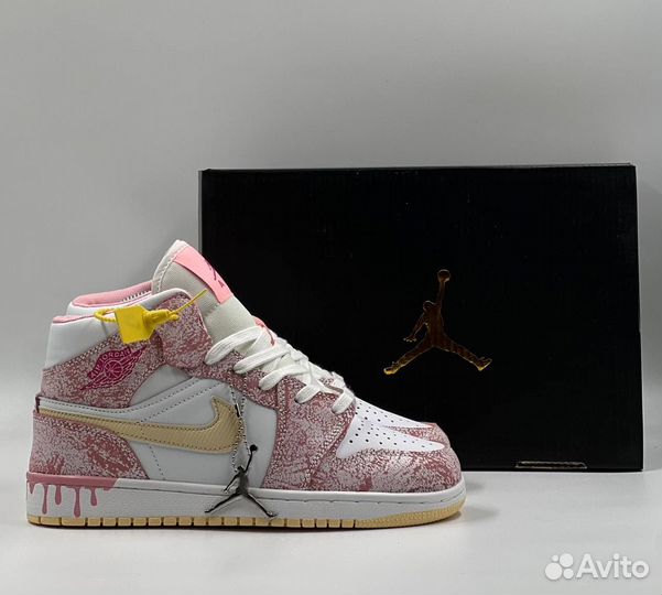 Кроссовки женские Nike Air Jordan 1