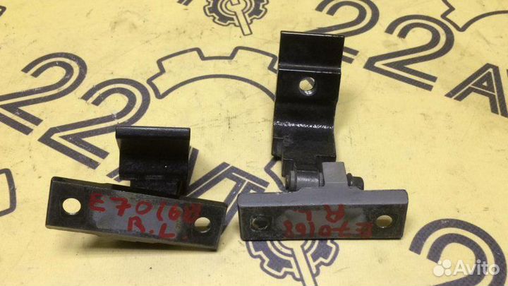 Петли двери задние левые Bmw X5 E70 N52B30 2007Г