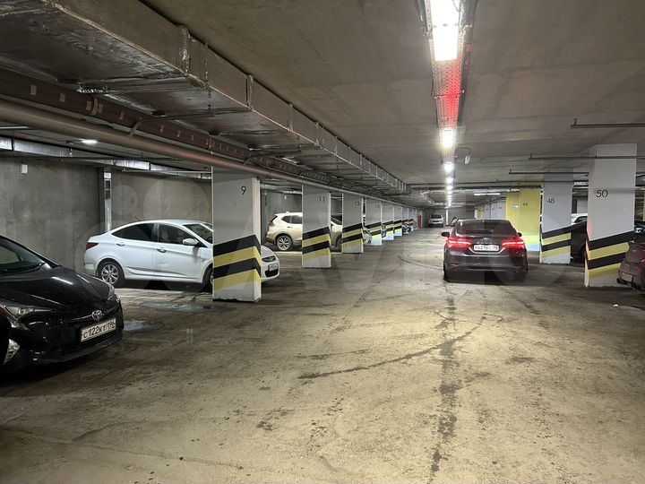 Машиноместо, 15 м²