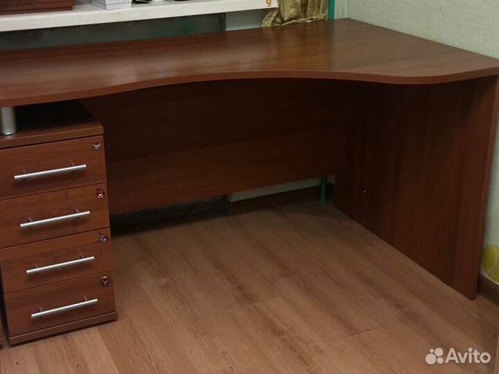 Стол письменный