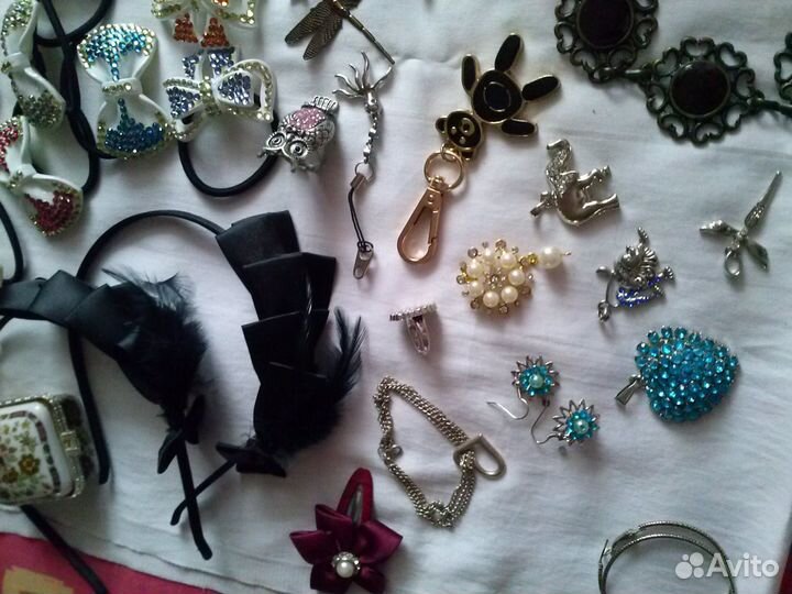 Бижутерия Заколки Серьги Кольца и тд