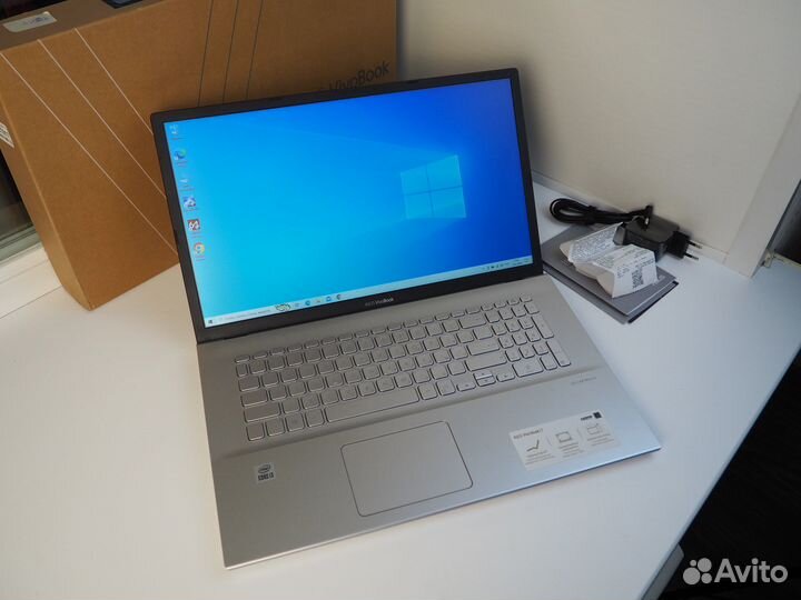 Заводское сост Asus 17.3 металлич i3 10gen ssd