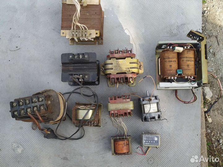 Понижающие трансформаторы разные, радиодетали
