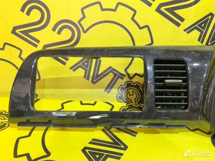 Накладка декоративная Toyota Wish ZNE10 1ZZ-FE