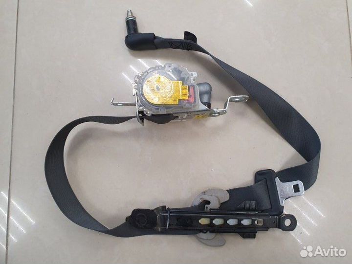 Ремень безопасности передний правый Kia Carens FG
