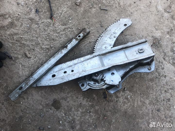 Стеклоподьемник задний левый Nissan Note E11