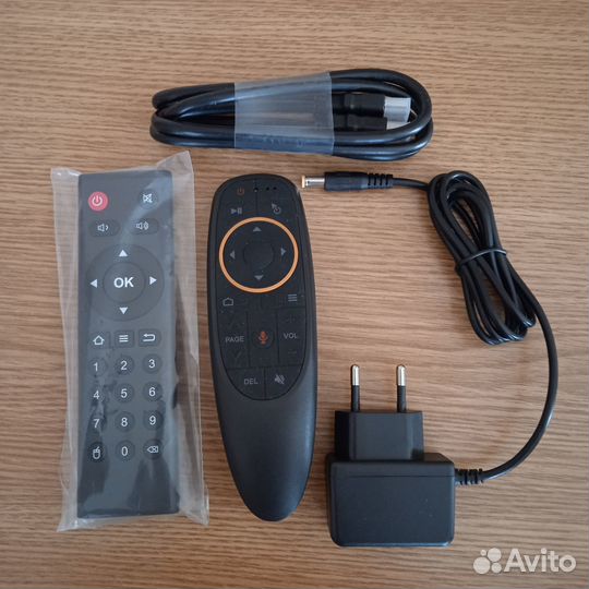 Приставка Smart TV box Tanix W2
