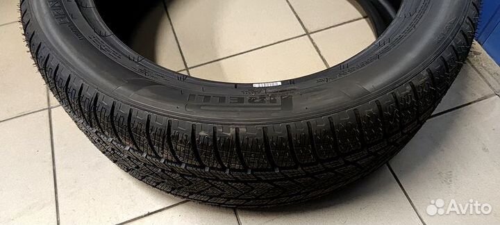 Pirelli Scorpion Winter 325/35 R22 114V