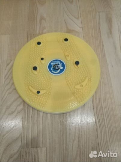 Обруч, гантеля, боксерские перчатки, круг