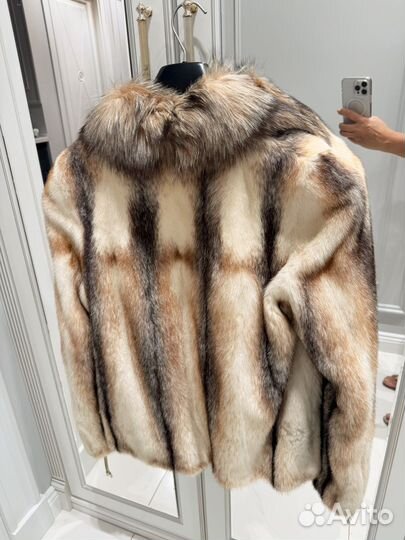 Норковый полушубок с воротником из песца