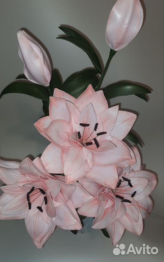 Светильник настольный лилия