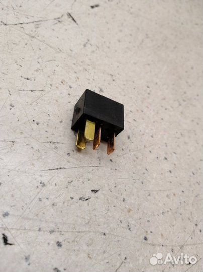 Реле Mitsubishi Lancer CS2A 4G15