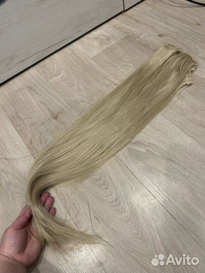 Волосы на заколках блонд