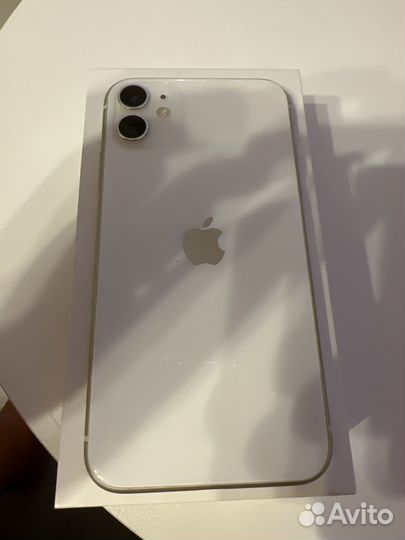 Телефон iPhone 11