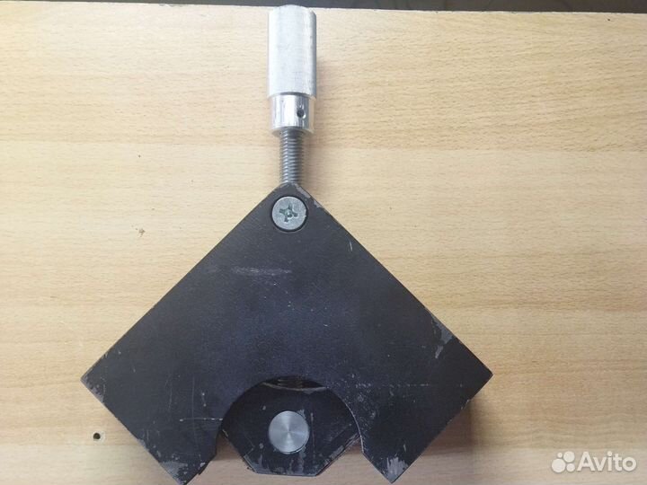 Приспособление для удержания заготовок 90 градусов