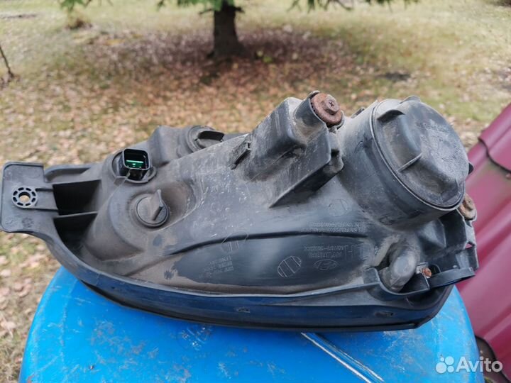 Фары на hyundai tucson 1