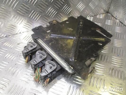 Блок управления двс renault scenic 2 (83O31PC01)