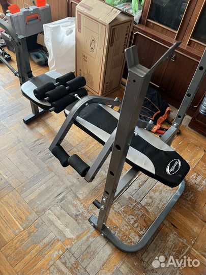 Скамейка со стойками и штанга