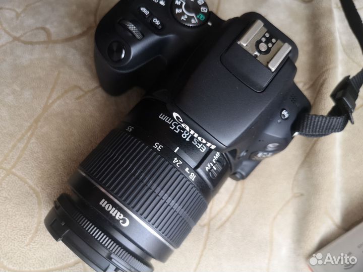 Зеркальный фотоаппарат canon