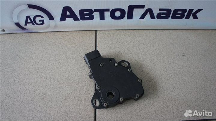 Датчик положения селектора АКПП Nissan Teana