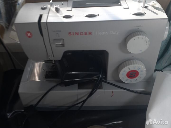 Швейная машина Singer