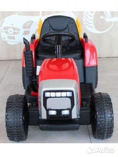 Трактор с прицепом TR66