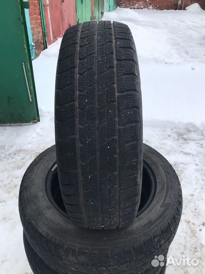 Goodyear Ice Navi Zea II 205/60 R16