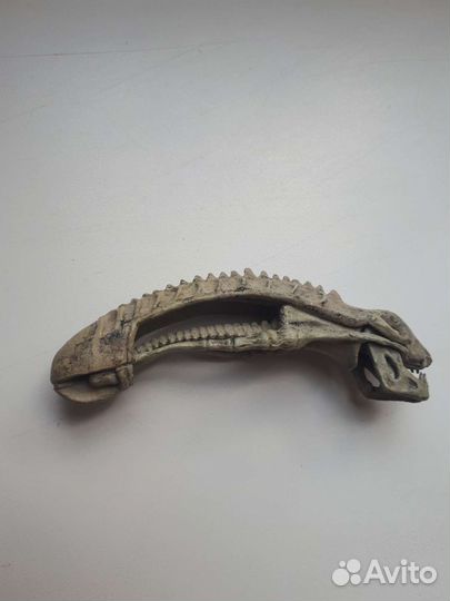 Фигурка чужой