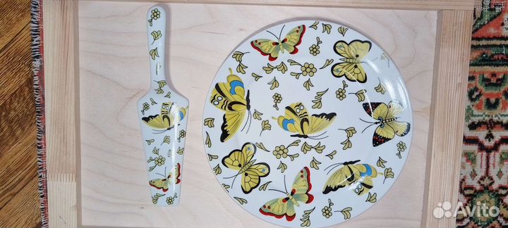 Блюдо с лопаткой