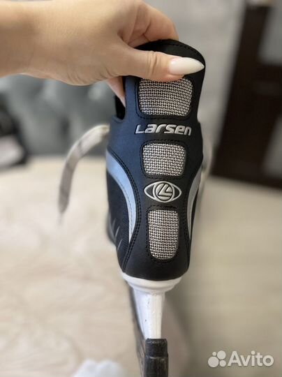 Коньки хоккейные Larsen