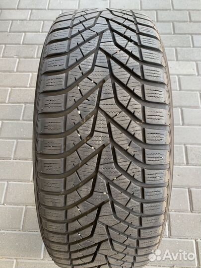 Yokohama BluEarth Winter V905 225/45 R19