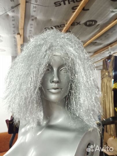 Парики, маски. аренда карнавальных вещей