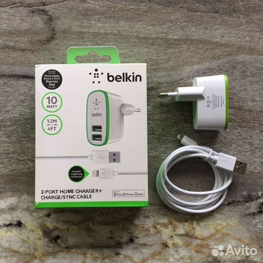 Сетевое зарядное устройство с кабелем Belkin