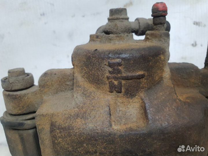 Суппорт передний левый Mazda 626 седан 1997