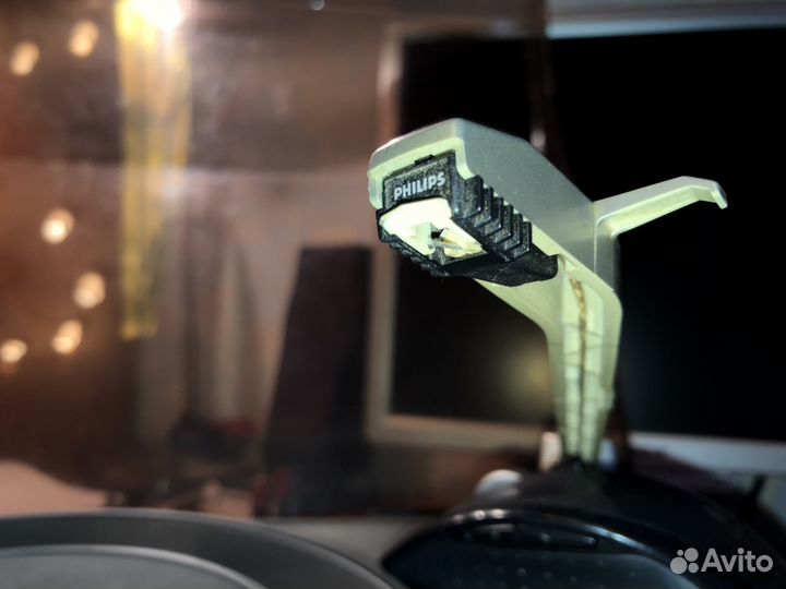 Виниловый проигрыватель Philips Gr814/04