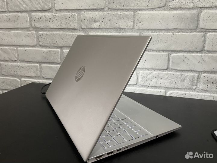 Ультрабук HP Pavilion Laptop Model 15-eh0032ur