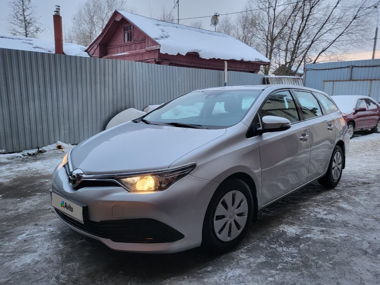 Toyota Auris: фото владельца